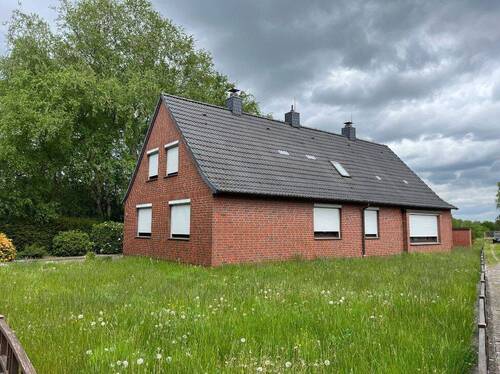 Außenansicht - Einfamilienhaus mit großem Garten in Osternburg zur Miete !