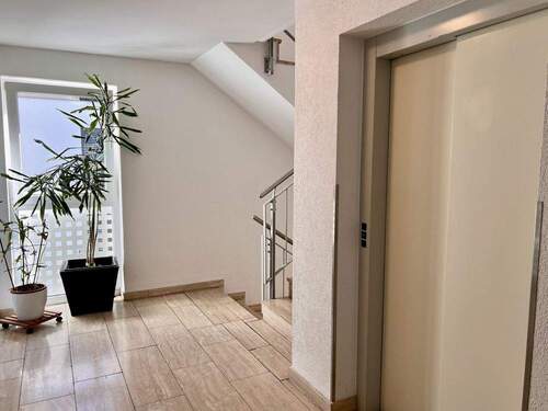 Treppenhaus - 2 Zimmer Etagenwohnung in Leipzig / Altlindenau