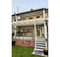 Reihenhaus in TOP-Zustand mit Garten und Garage - Feucht