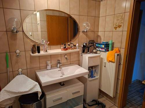 10-Bad-Waschbecken.jpg - 