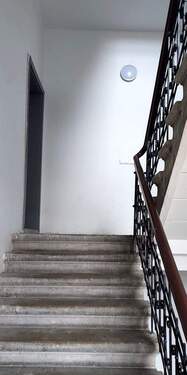 Treppenhaus - Mehrfamilienhaus, Wohnhaus zum Kaufen in Weißenfels