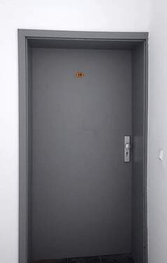 Wohnungstür - Mehrfamilienhaus, Wohnhaus in Weißenfels