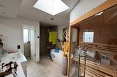 Blick in das Badezimmer - 