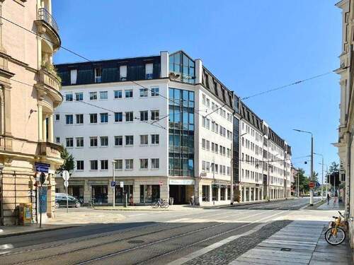 Ansicht Nord-West - Lift - Wintergarten - Straßenbahn vor der Haustür!