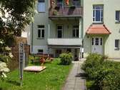 Rückseite mit Balkon - 2 Zimmer Etagenwohnung in Zwickau