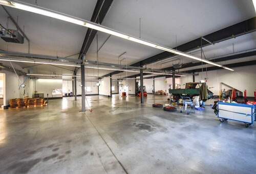 Halle/Lagerfläche EG - 