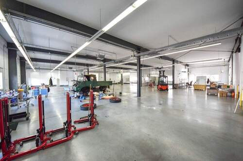 Halle/Lagerfläche EG - 