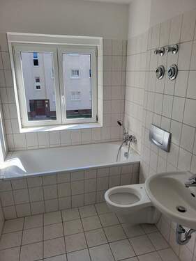 Bad.jpg - 2 Zimmer Etagenwohnung in Altenburg