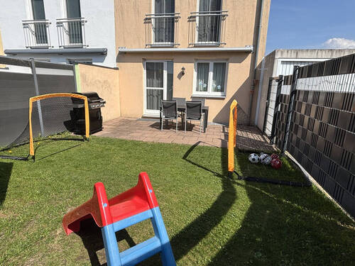 ...mit Blick zur Terrasse - 