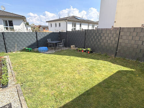 2. Gartenteil (neben Haus) - 