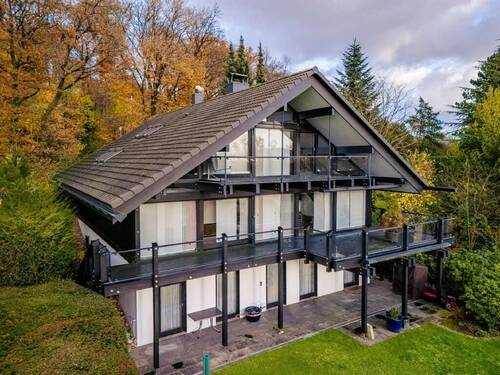Gartenansicht - 8 Zimmer Einfamilienhaus zum Kaufen in Lage