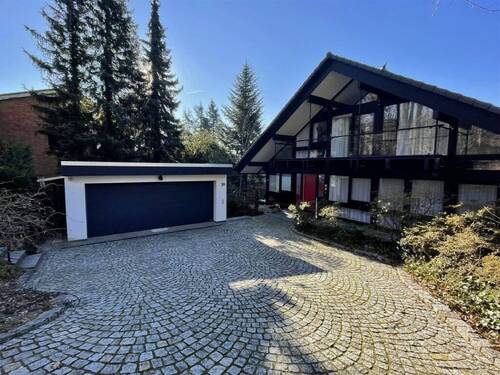 Hofansicht - Einfamilienhaus mit 290,90 m² in Lage zum Kaufen