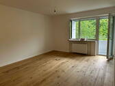 Wohnzimmer - Etagenwohnung mit 77,00 m² in Augsburg zum Kaufen