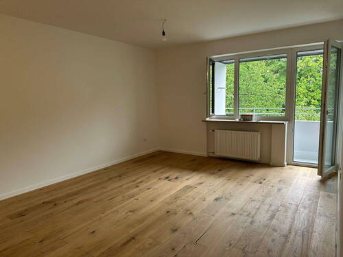 Wohnzimmer - Etagenwohnung mit 77,00 m² in Augsburg zum Kaufen