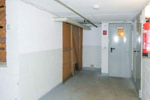 mit eigenem Kellerraum - 