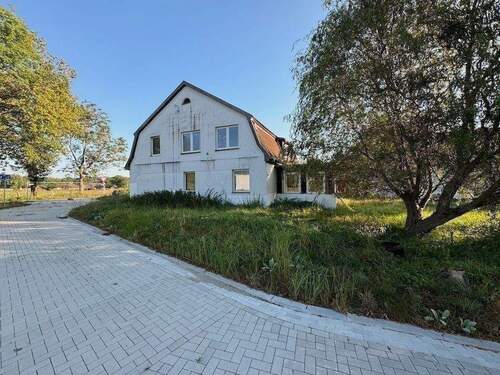 Aussen - 7 Zimmer Einfamilienhaus zum Kaufen in Lütow