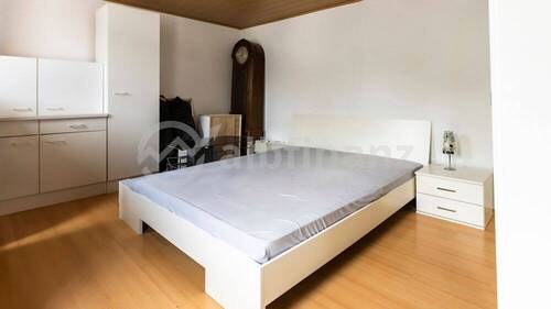 1. OG: helles Schlafzimmer - 