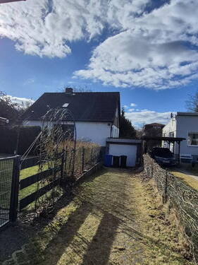 Haus und Garage - Provisionsfrei, Bezugsfrei : Einfamilienhaus mit Garage in Berlin-Rudow