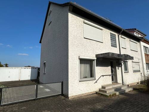 Bild 3 - 6 Zimmer Mehrfamilienhaus, Wohnhaus in Lohfelden