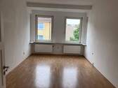 Zimmer 1 - 2er WG geeignet - Zentrumsnahe 2-Zimmerwohnung mit Balkon in 90443 Nürnberg