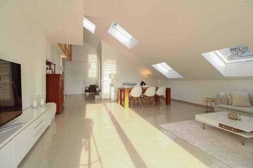 Wohnzimmer - 4 Zimmer Einfamilienhaus zum Kaufen in Mühlheim am Main