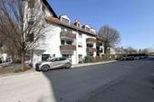 Straßenseite - 2 Zimmer Etagenwohnung in Oberschleißheim
