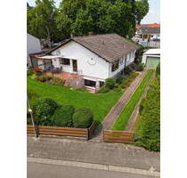 Einfamilienhaus mit großzügigem Garten, Schwimmbad und Garage - Frankenthal