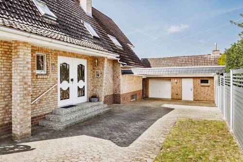 Doppelcarport und Garage - 7 Zimmer Einfamilienhaus zum Kaufen in Bienenbüttel