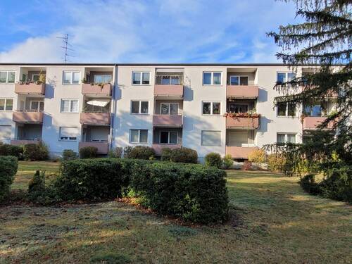 Hausansicht - Beste Lage in Zehlendorf - Bezugsfreie 2-Zimmer-Wohnung mit Balkon