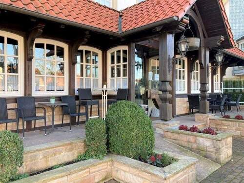 Hoteleingang - Einmalig im Weserbergland: 34 Zimmer Landhotel im Schwarzwaldstil