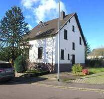 Großzügiges Ein-Zweifamilienhaus in Homburg-Beeden - ideal für Familien