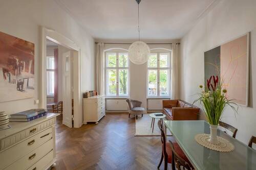 Bild 1 - Traumhafte Beletage - 3-Zimmer-Wohnung mit Balkon in Friedrichshain