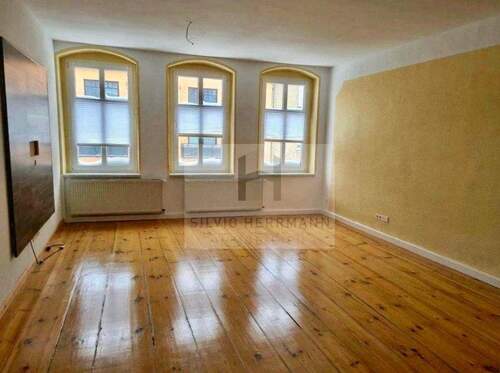 Wohnen - 1 Zimmer Mehrfamilienhaus, Wohnhaus zum Kaufen in Calau