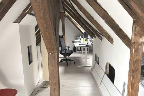 Bühne - wohnlich ausgebaut - 