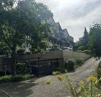 Beutelsbach: Lichtdurchflutete 3,5-Zi-DG-Wohnung und TG-Stellplatz - Weinstadt-Beutelsbach