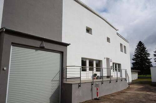 Haus mit eigenem Eingang - Wohnung zur Miete - 550,00&nbsp;EUR Kaltmiete, ca.&nbsp; 80,00&nbsp;m&sup2;&nbsp;Wohnfl&auml;che