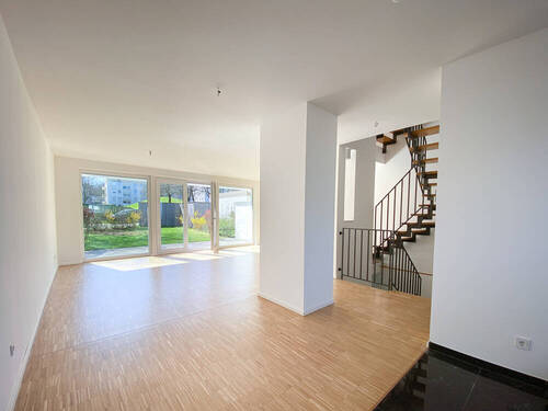 Wohnzimmer - Reihenmittelhaus mit 169,90 m&sup2; in Bad Homburg zum Kaufen