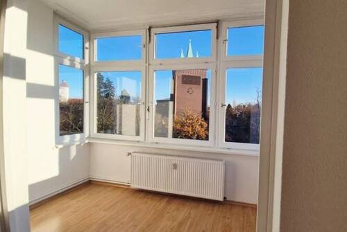 Blick auf die Kreuzkirche - 3 Zimmer Etagenwohnung in Berlin