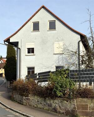 Haus Westansicht - 7 Zimmer Einfamilienhaus in Obernzenn