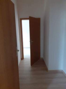 kleiner Flur / Zugang Kinderzimmer 1 - 