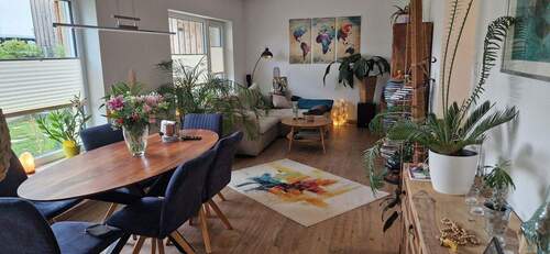 B02 Wohnzimmer - 3 Zimmer Etagenwohnung in Pleinfeld