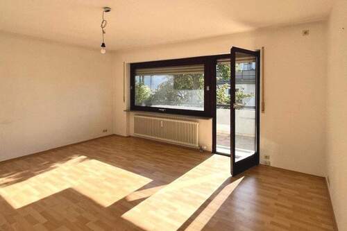 Wohnzimmer - Freie 2-Zimmer-Eigentumswohnung in Feuerbach