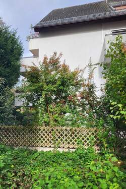 Hausansicht - 2 Zimmer Etagenwohnung zum Kaufen in Stuttgart