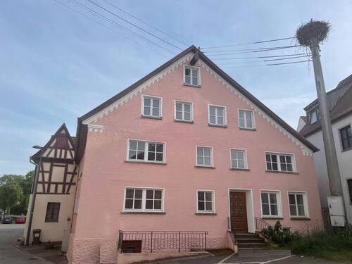 Gebäudeansicht II - 1 Zimmer Mehrfamilienhaus, Wohnhaus in Oettingen in Bayern