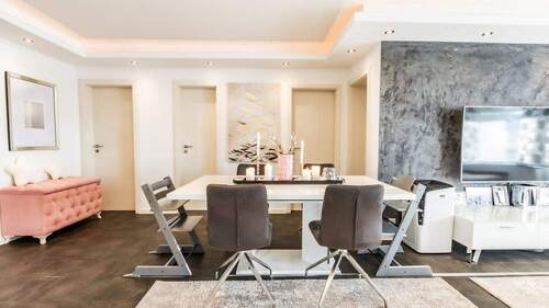 hochwertiges Ambiente - 4 Zimmer Etagenwohnung zum Kaufen in Wolfschlugen