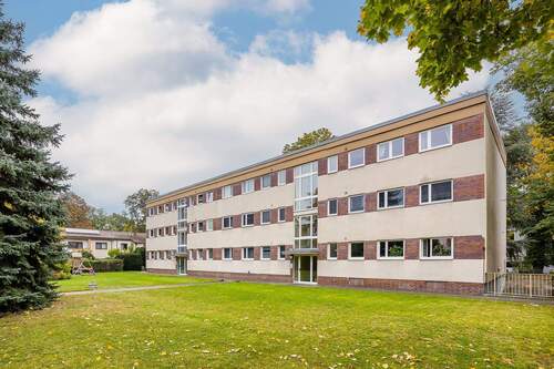 Ansicht Gebäude hinten - 3 Zimmer Etagenwohnung in Berlin-Lankwitz