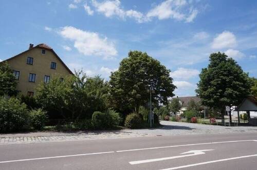 Seitenansicht v.d. Straße - 