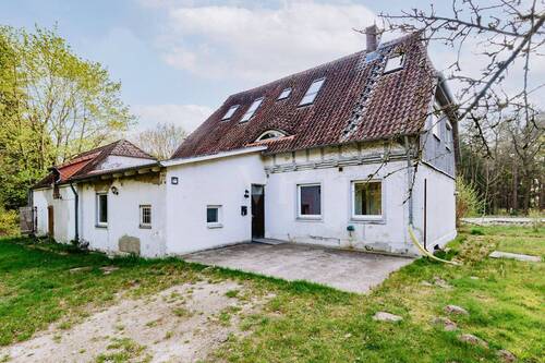 Südwestlage - 9 Zimmer Mehrfamilienhaus, Wohnhaus in Adendorf