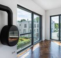 Traumhafte 4-Zimmer-Wohnung mit Balkon und Spreeblick in Berlin Friedrichshain