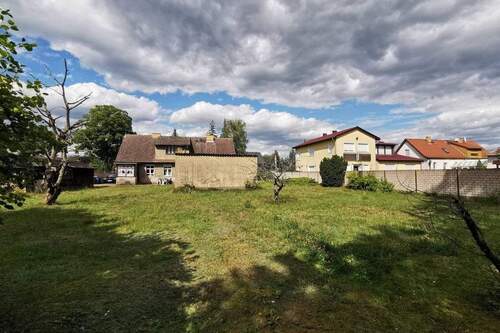 Grundstück mit Einfamilienhaus - Attraktives Baugrundstück mit vielseitigen Nutzungsmöglichkeiten in Schorfheide-Finowfurt